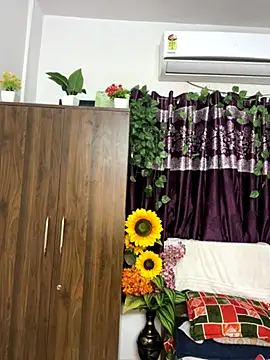 Snapshot of V-Hot-Sweti chatting on 6, 10, 2025 V-Hot-Sweti online show from 6, 10, 2025