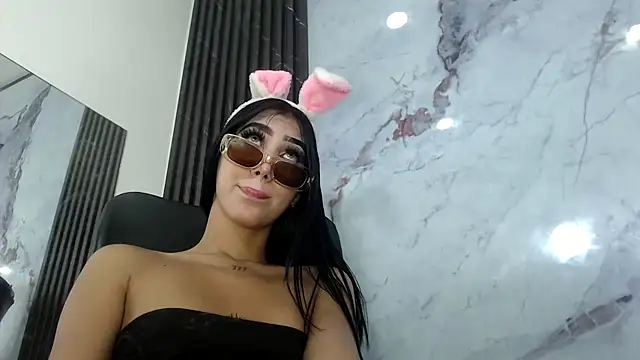 CamelyHott online show from 8, 10, 2025