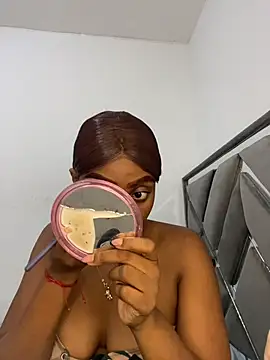 zaracollins01 online show from 17, 4, 2026