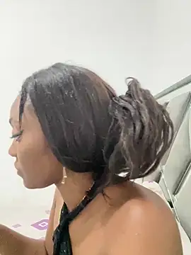 zaracollins01 online show from 17, 12, 2025