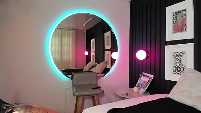 Manelyk evanss  online show from 1, 4, 2026