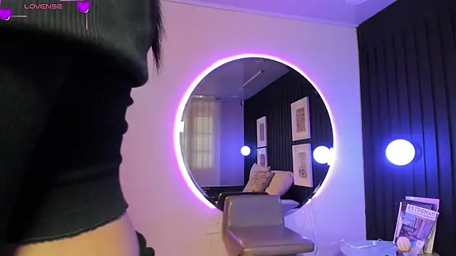 Manelyk evanss  online show from 31, 3, 2026