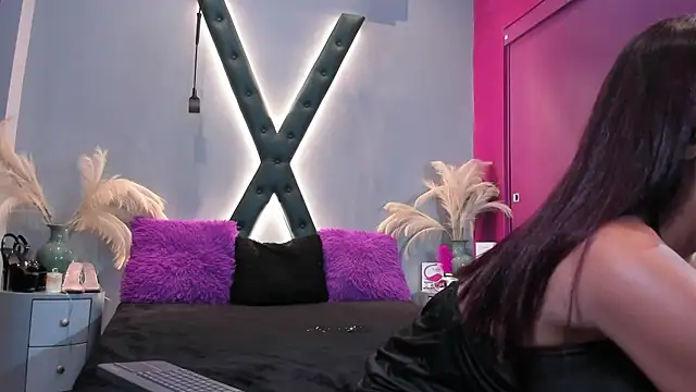 AtheneaBrownn online show from 28, 3, 2026