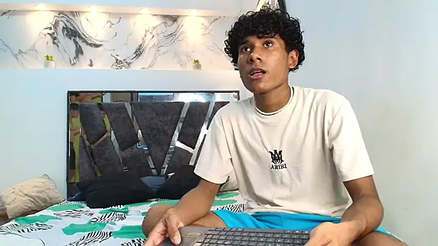 LONDON BOYS1 online show from 17, 10, 2025