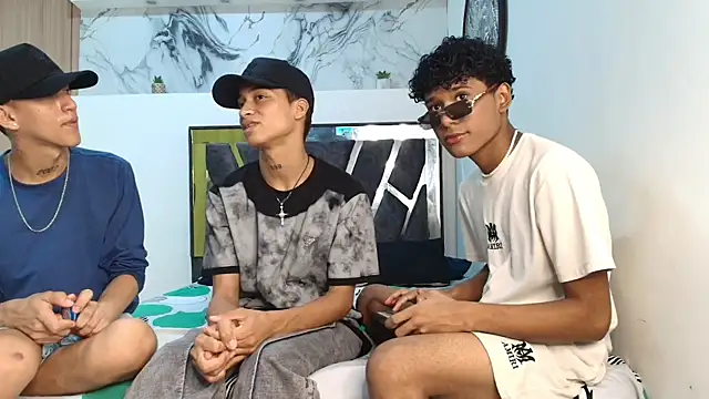 LONDON BOYS1 online show from 25, 11, 2025