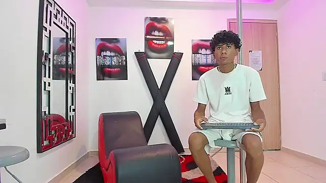 LONDON BOYS1 online show from 18, 9, 2025