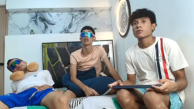 LONDON BOYS1 online show from 2, 12, 2025