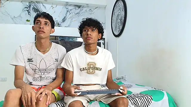 LONDON BOYS1 online show from 24, 10, 2025