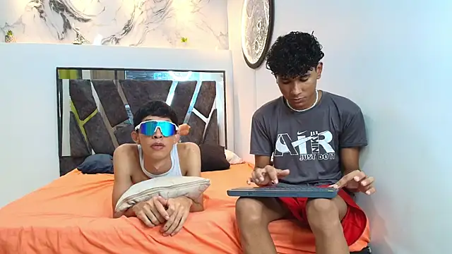 LONDON BOYS1 online show from 13, 11, 2025