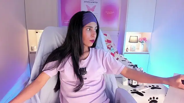 LexxaQueen online show from 3, 2, 2026