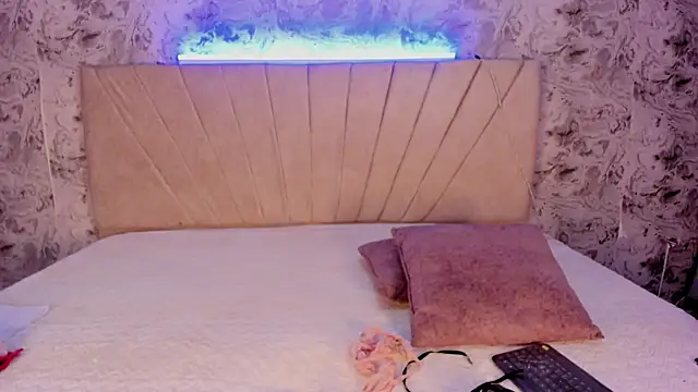 violet 77711 online show from 30, 9, 2025