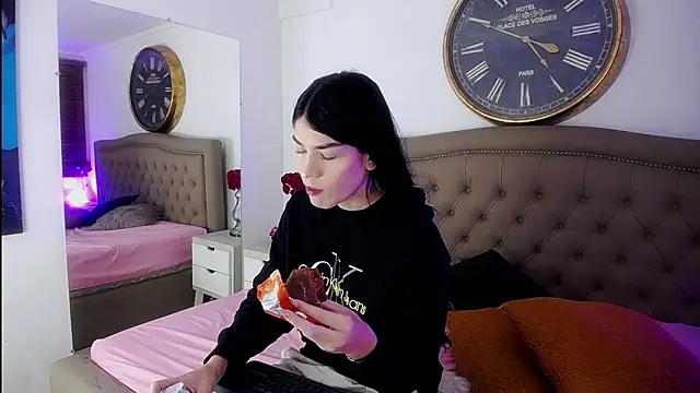 AuroraRicci online show from 17, 10, 2025