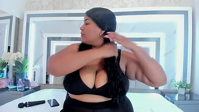 JuliethaVillalobos online show from 6, 11, 2025