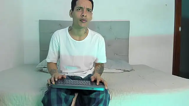 twinkDuohot online show from 17, 12, 2025