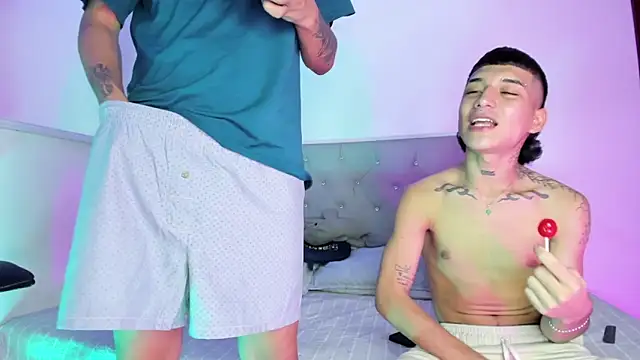 Snapshot of twinkDuohot chatting on 11, 2, 2026 twinkDuohot online show from 11, 2, 2026