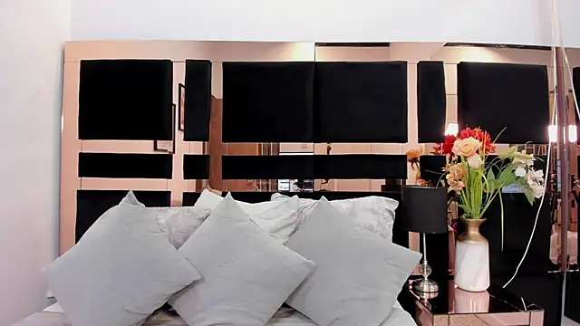 chloeriveraa online show from 28, 10, 2025