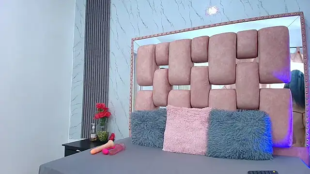 SofiaSommers online show from 8, 9, 2025