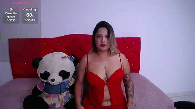 Snapshot of tiana_breeze chatting on 28, 10, 2025 tiana breeze online show from 28, 10, 2025