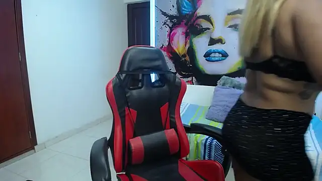 Snapshot of tiana_breeze chatting on 4, 10, 2025 tiana breeze online show from 4, 10, 2025