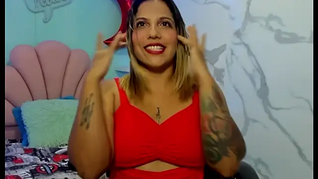 Snapshot of tiana_breeze chatting on 12, 9, 2025 tiana breeze online show from 12, 9, 2025