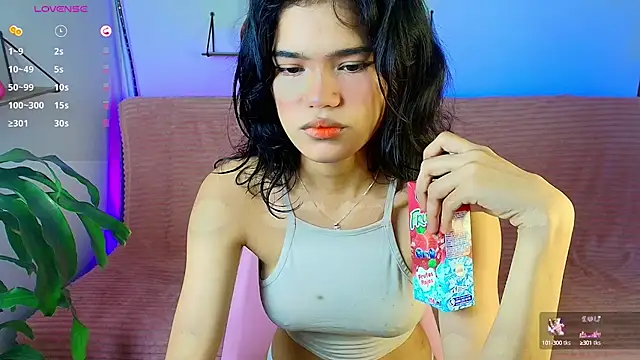 emycarver09 online show from 7, 10, 2025