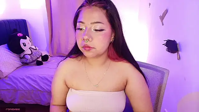 Snapshot of annie-russel chatting on 9, 11, 2025 annie-russel online show from 9, 11, 2025