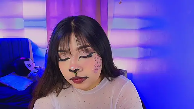 Snapshot of annie-russel chatting on 2, 10, 2025 annie-russel online show from 2, 10, 2025