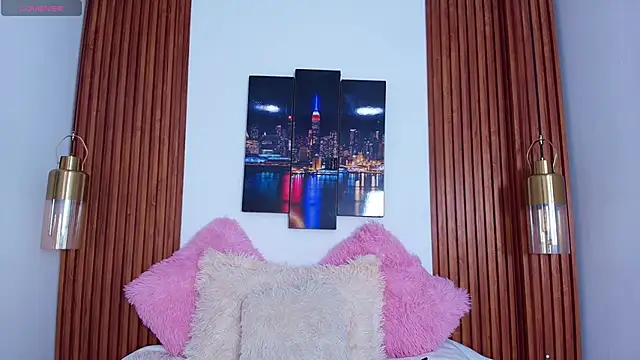 Emily Vaughan online show from 5, 10, 2025