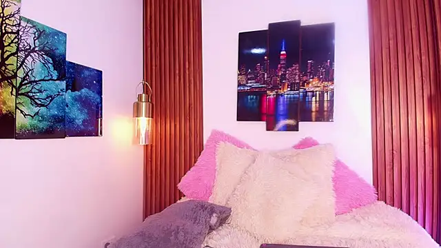 Emily Vaughan online show from 25, 9, 2025