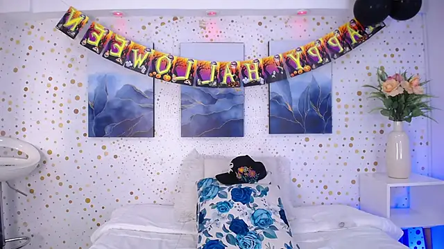 Emily Vaughan online show from 5, 11, 2025