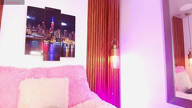 Emily Vaughan online show from 19, 9, 2025