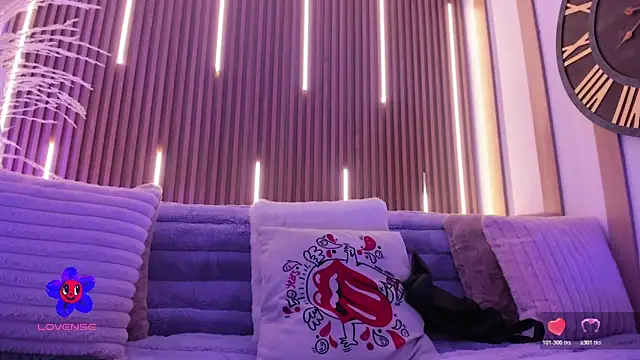 ArianaSantana online show from 15, 11, 2025