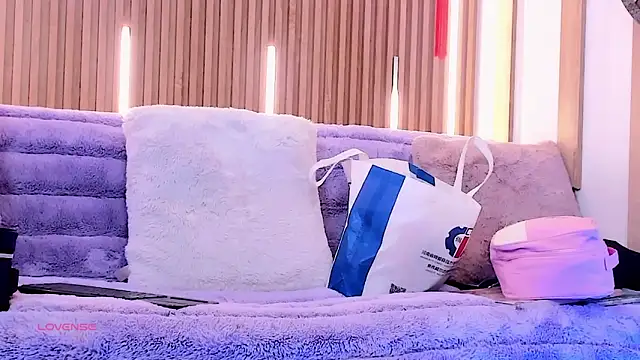 ArianaSantana online show from 6, 1, 2026