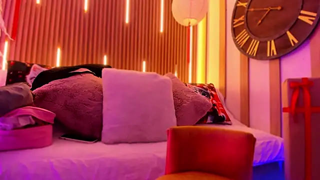 ArianaSantana online show from 21, 12, 2025