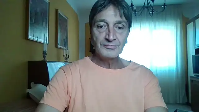 Snapshot of lattediyak chatting on 7, 10, 2025 lattediyak online show from 7, 10, 2025