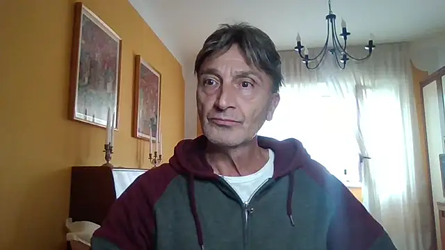 Snapshot of lattediyak chatting on 3, 10, 2025 lattediyak online show from 3, 10, 2025