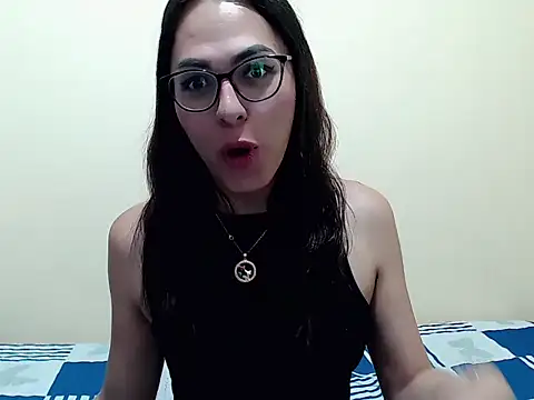 Snapshot of missblu chatting on 1, 12, 2025 missblu online show from 1, 12, 2025