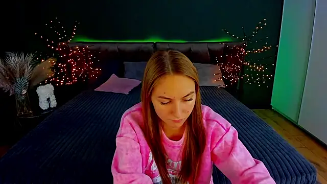 MilaAddams online show from 14, 11, 2025