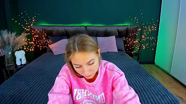 MilaAddams online show from 15, 11, 2025