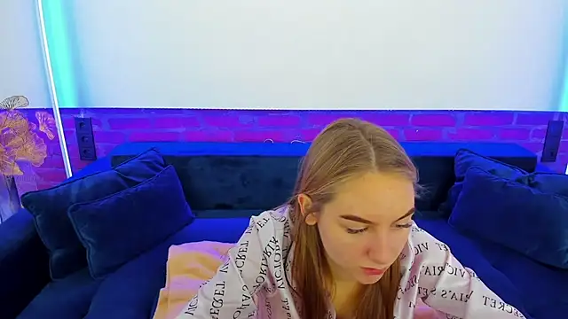 MilaAddams online show from 18, 11, 2025