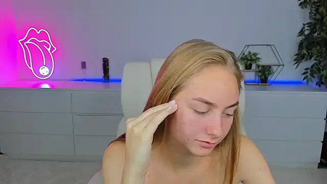 MilaAddams online show from 10, 9, 2025