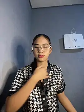Snapshot of Shy_SexyLady chatting on 23, 5, 2026 Shy SexyLady online show from 23, 5, 2026