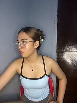 Snapshot of Shy_SexyLady chatting on 29, 4, 2026 Shy SexyLady online show from 29, 4, 2026