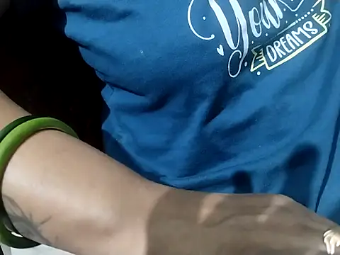 Snapshot of NehaQn chatting on 21, 10, 2025 NehaQn online show from 21, 10, 2025