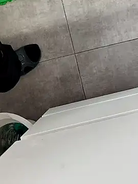 Yazaza1999 online show from 6, 10, 2025