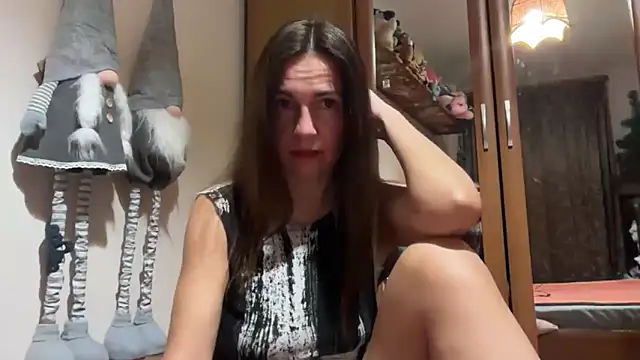 Snapshot of Cyreluna chatting on 20, 11, 2025 Cyreluna online show from 20, 11, 2025