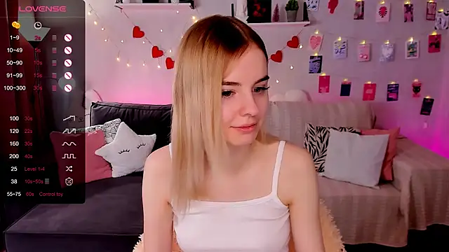 Snapshot of LillianShine chatting on 18, 2, 2026 LillianShine online show from 18, 2, 2026