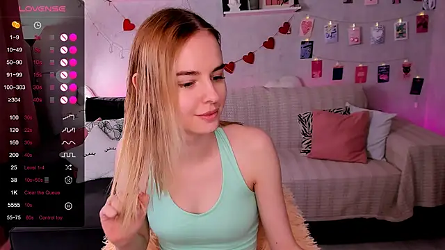Snapshot of LillianShine chatting on 13, 5, 2026 LillianShine online show from 13, 5, 2026