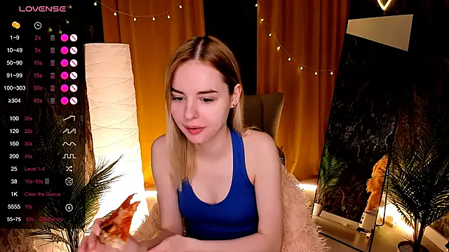 Snapshot of LillianShine chatting on 14, 5, 2026 LillianShine online show from 14, 5, 2026