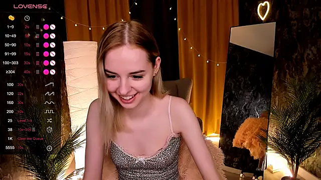 Snapshot of LillianShine chatting on 19, 4, 2026 LillianShine online show from 19, 4, 2026